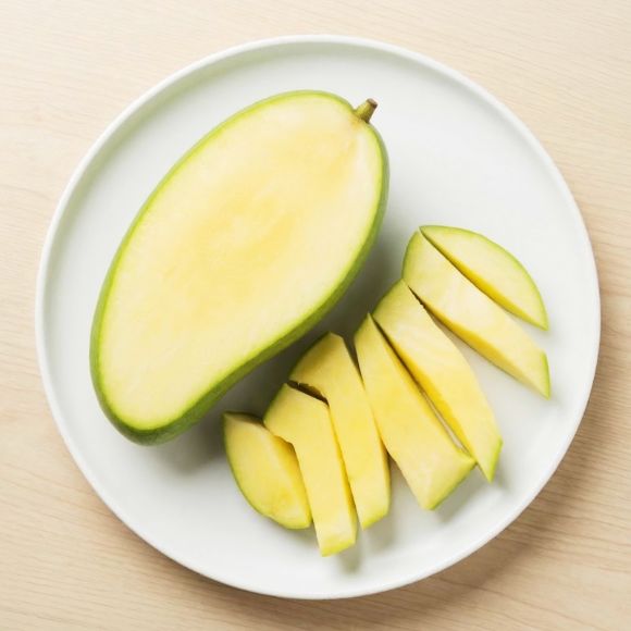 কাঁচা আম ২.৫কেজি, ১বক্স 2