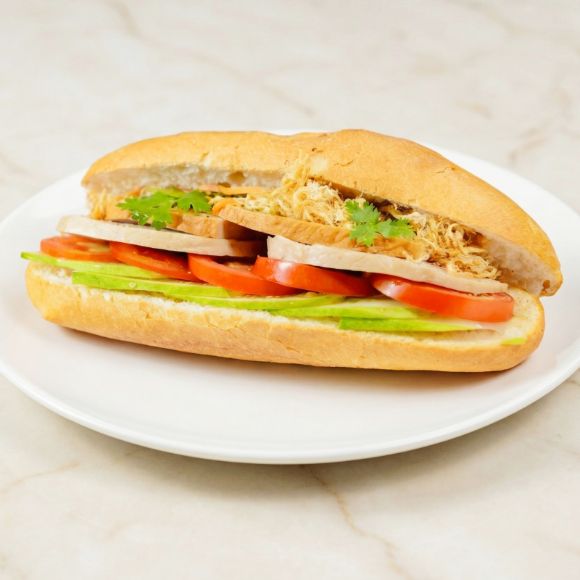 Set bánh mi kep giò (8 bánh mì-+500g Giò lụa + Tương ớt Chinsu chai 250g) 2